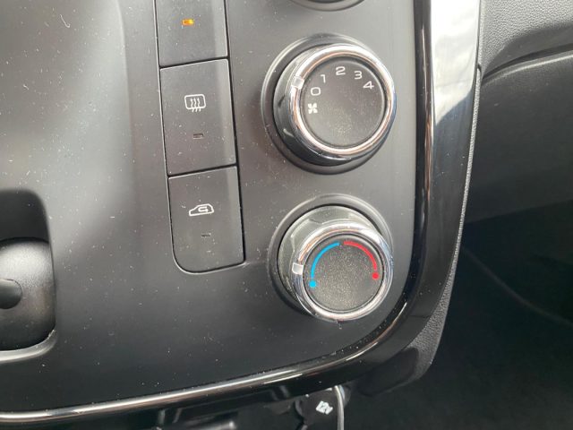 MAHINDRA KUV100 usata, con Vivavoce