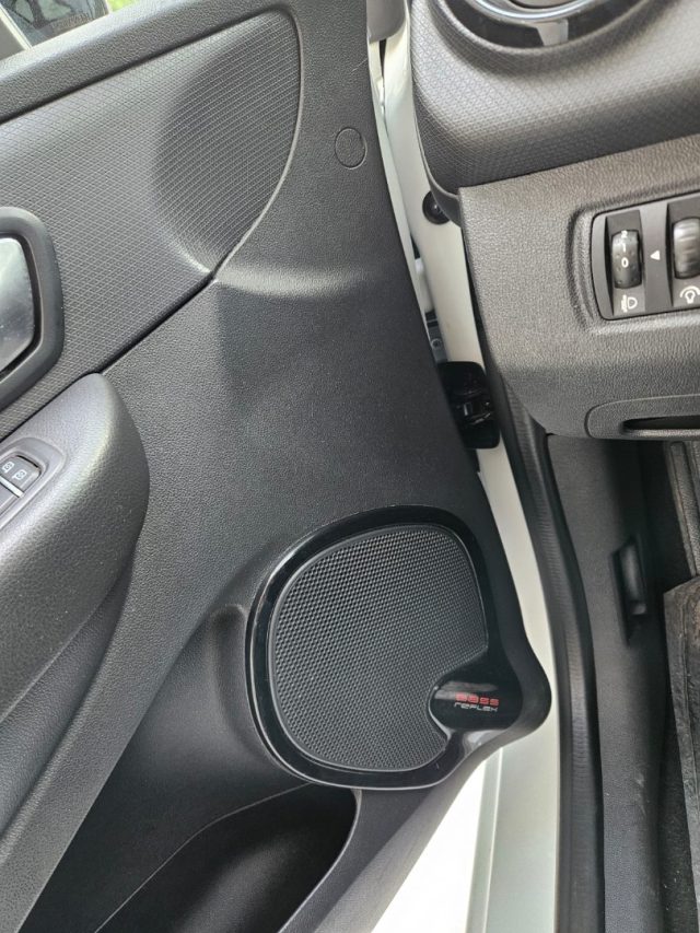 RENAULT Clio usata, con Volante multifunzione