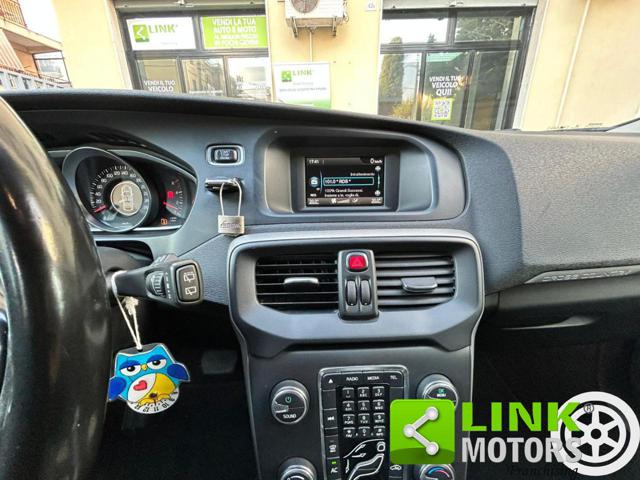 VOLVO V40 Cross Country usata, con Controllo trazione