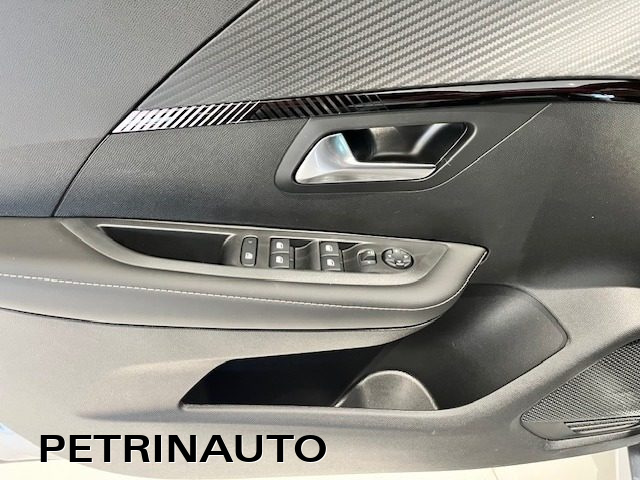 PEUGEOT 208 usata, con Volante in pelle