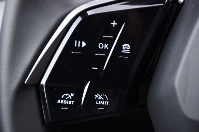 PEUGEOT 3008 usata, con Sedile posteriore sdoppiato