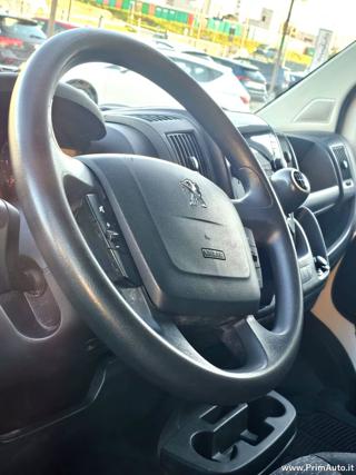 PEUGEOT Boxer usata, con Autoradio