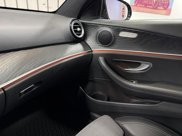 MERCEDES-BENZ E 220 usata, con Regolazione elettrica sedili