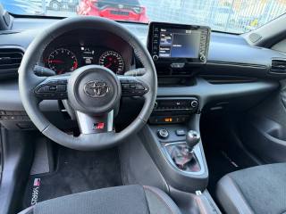 TOYOTA Yaris usata, con ESP
