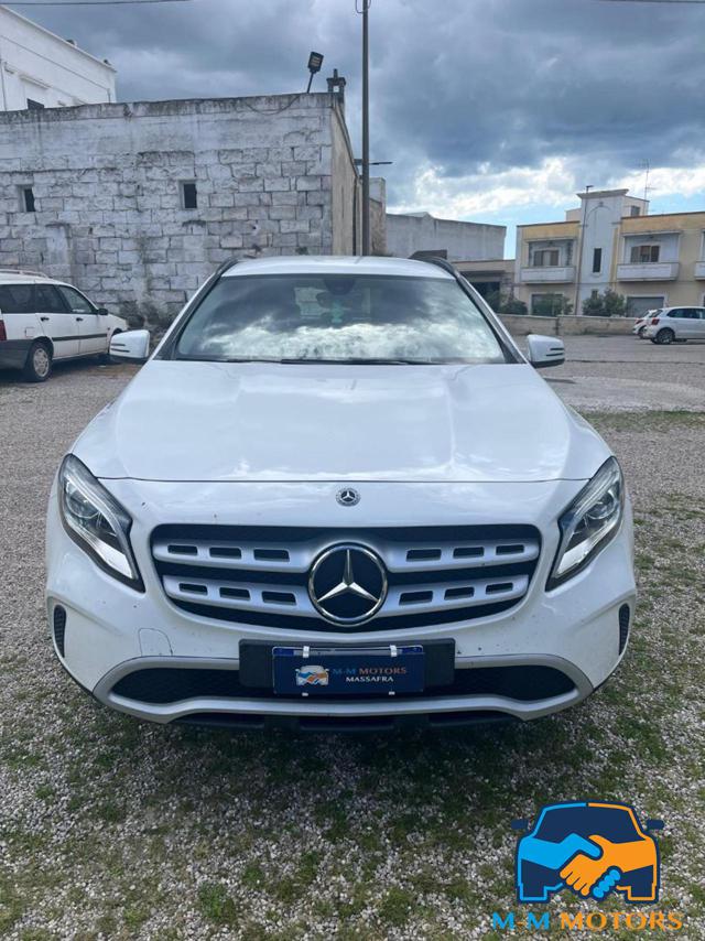 MERCEDES-BENZ GLA 180 usata, con Airbag