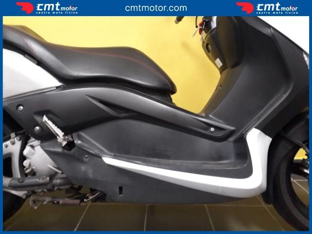 YAMAHA X-Max 250 usata 6
