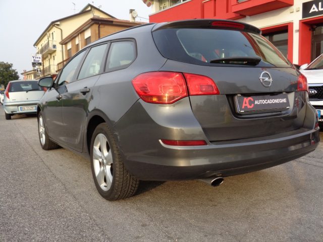 OPEL Meriva usata, con Autoradio