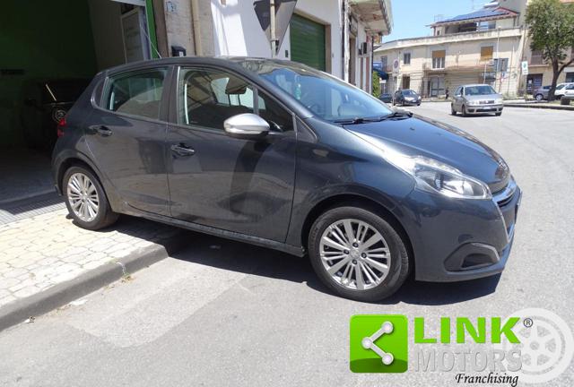 PEUGEOT 208 usata, con Airbag