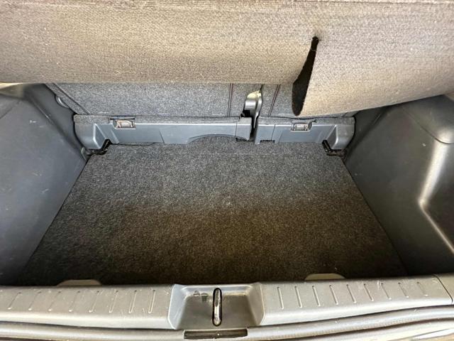 TOYOTA Yaris usata 48