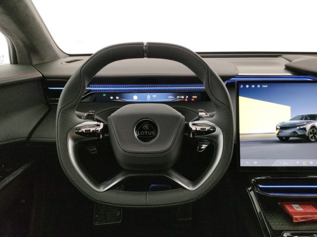 LOTUS Eletre usata, con Sistema di navigazione