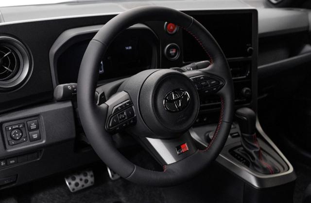TOYOTA Yaris usata, con Cruise Control