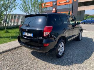 TOYOTA RAV 4 MY23 usata, con Alzacristalli elettrici