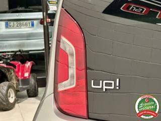 VOLKSWAGEN up! usata, con Autoradio