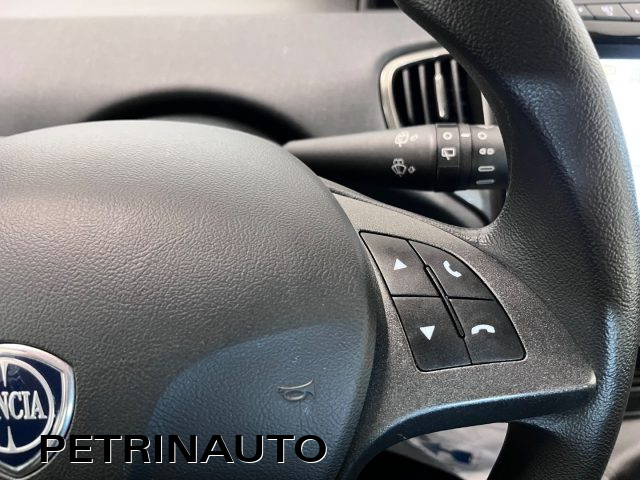LANCIA Ypsilon usata, con Autoradio digitale