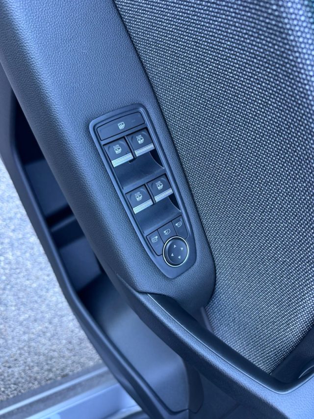 RENAULT Captur usata, con Touch screen