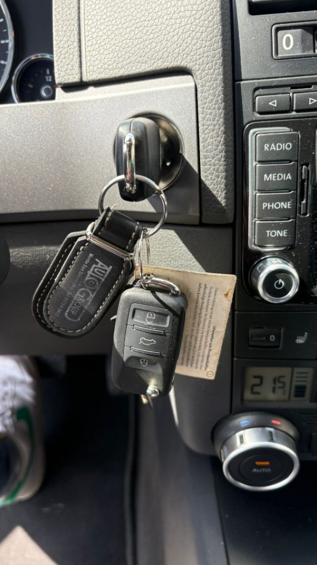 VOLKSWAGEN Touareg usata, con Cruise Control