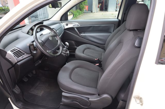 LANCIA Ypsilon usata 33