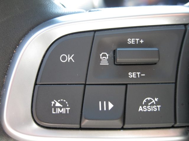 JEEP Avenger usata, con Touch screen