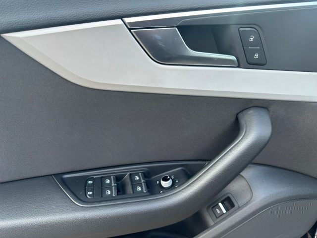 AUDI A4 usata, con Autoradio