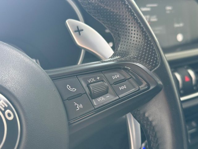 ALFA ROMEO Stelvio usata, con Autoradio digitale