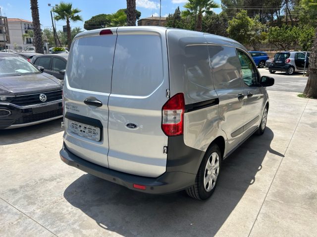 FORD Transit Courier usata, con Autoradio