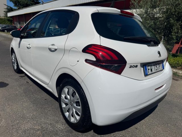 PEUGEOT 208 usata, con Autoradio