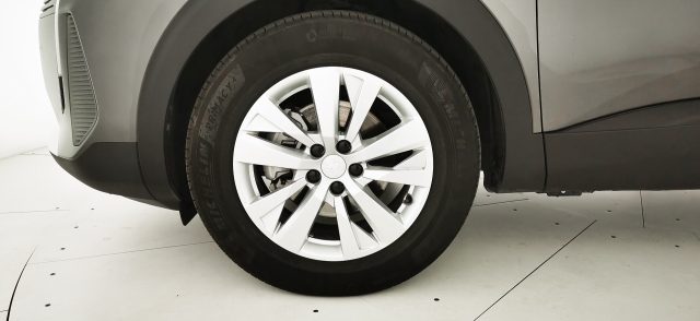 PEUGEOT 5008 usata, con Leve al volante