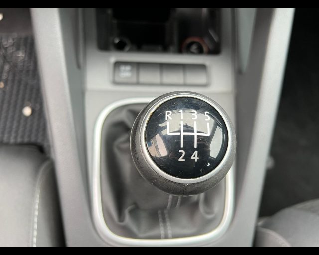 VOLKSWAGEN Jetta usata 25