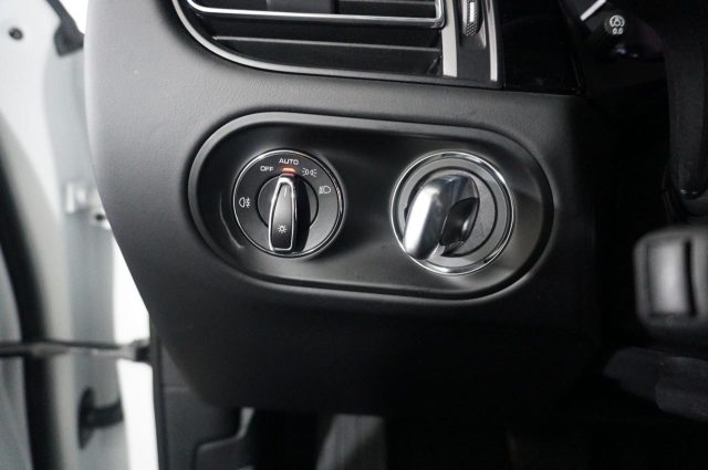 PORSCHE Macan usata, con Leve al volante
