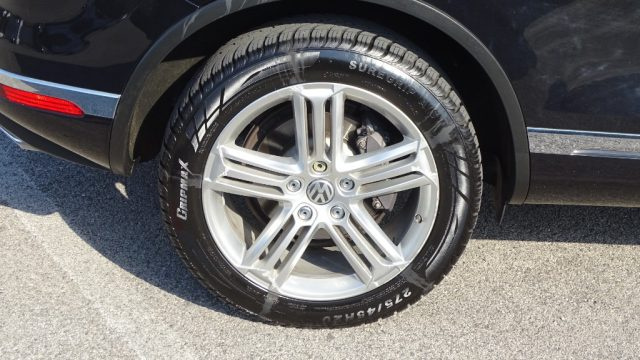 VOLKSWAGEN Touareg usata, con Servosterzo