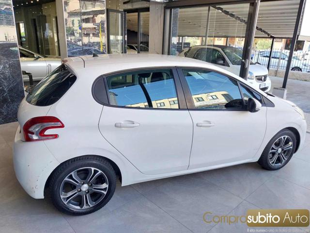PEUGEOT 208 usata, con Alzacristalli elettrici