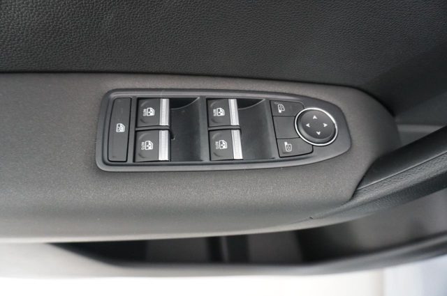 RENAULT Captur usata, con Controllo elettronico della corsia