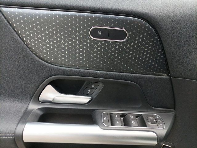 MERCEDES-BENZ GLA 200 usata, con Filtro antiparticolato