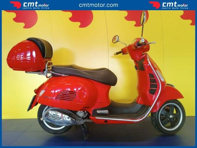 VESPA GTS 300 usata 0
