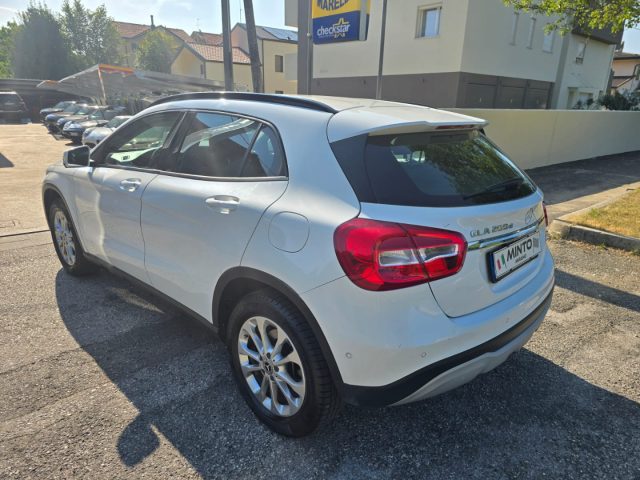 MERCEDES-BENZ GLA 200 usata, con Airbag