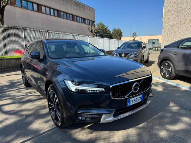 VOLVO V90 Cross Country usata, con Airbag