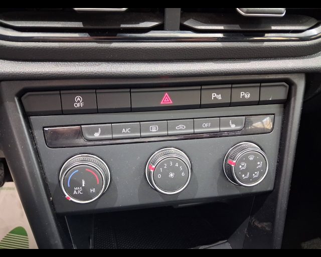 VOLKSWAGEN T-Roc usata, con USB