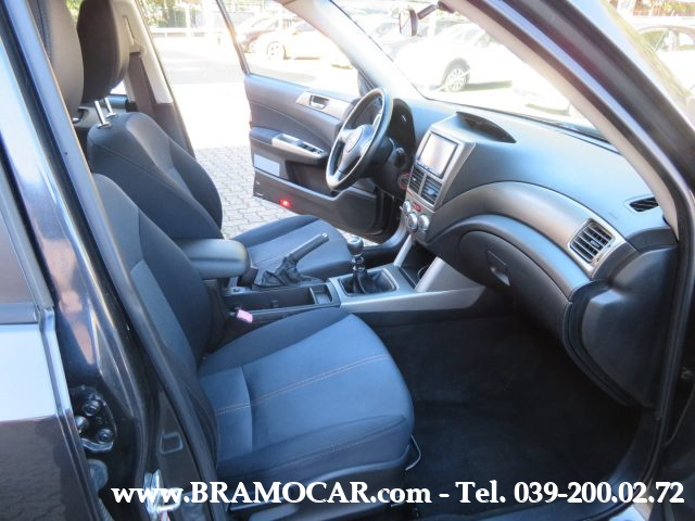 SUBARU Forester usata, con USB