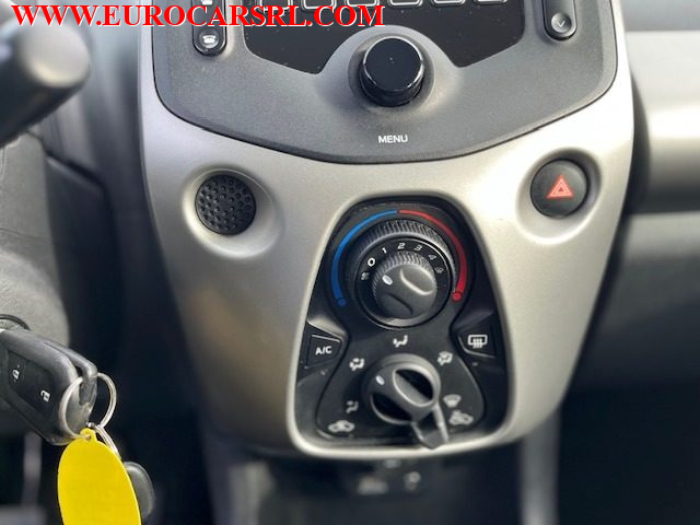 TOYOTA Aygo usata, con Airbag testa