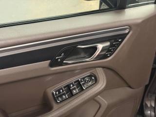 PORSCHE Macan usata, con Airbag testa