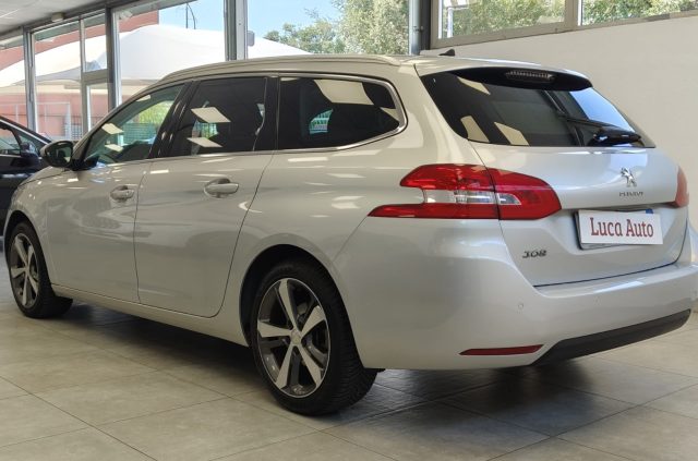 PEUGEOT 308 usata, con Boardcomputer