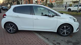 PEUGEOT 208 usata, con Cerchi in lega