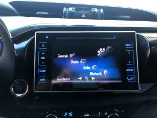 TOYOTA Hilux usata, con Autoradio digitale