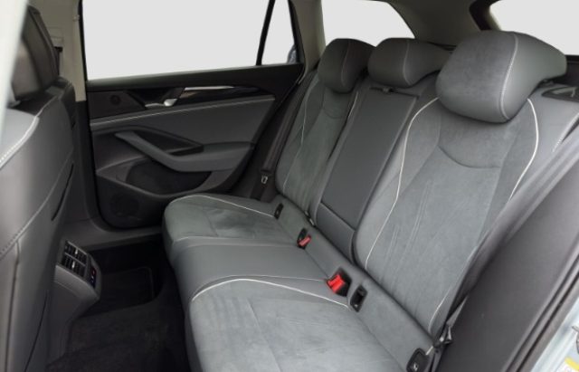VOLKSWAGEN Passat usata, con Controllo trazione