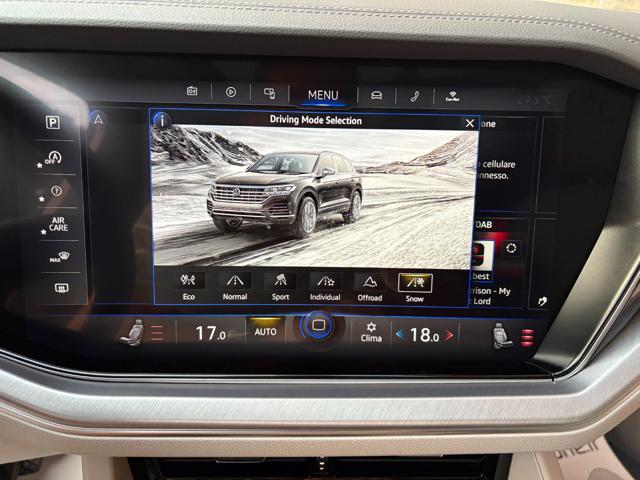 VOLKSWAGEN Touareg usata, con Specchietti laterali elettrici