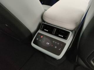 POLESTAR Polestar 4 usata, con USB