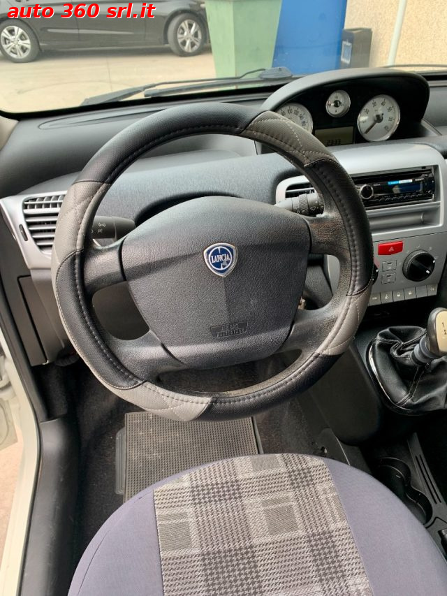 LANCIA Ypsilon usata, con MP3