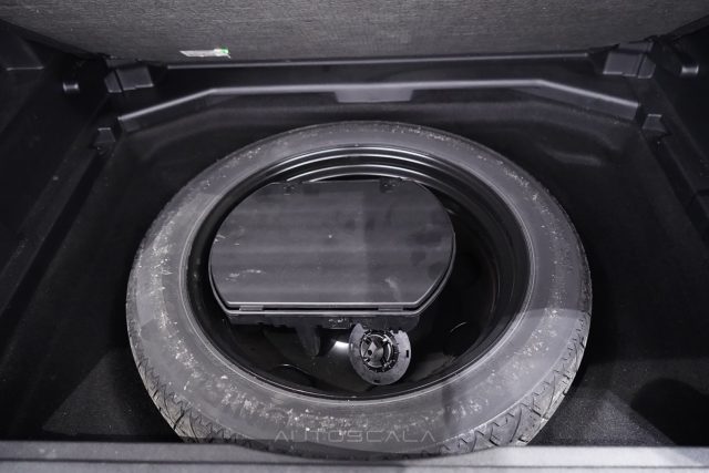 PEUGEOT 3008 usata, con Sensori di parcheggio posteriori