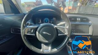 JAGUAR XE usata, con Controllo trazione