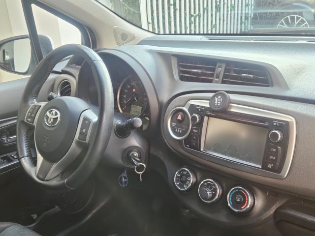 TOYOTA Yaris usata, con ESP